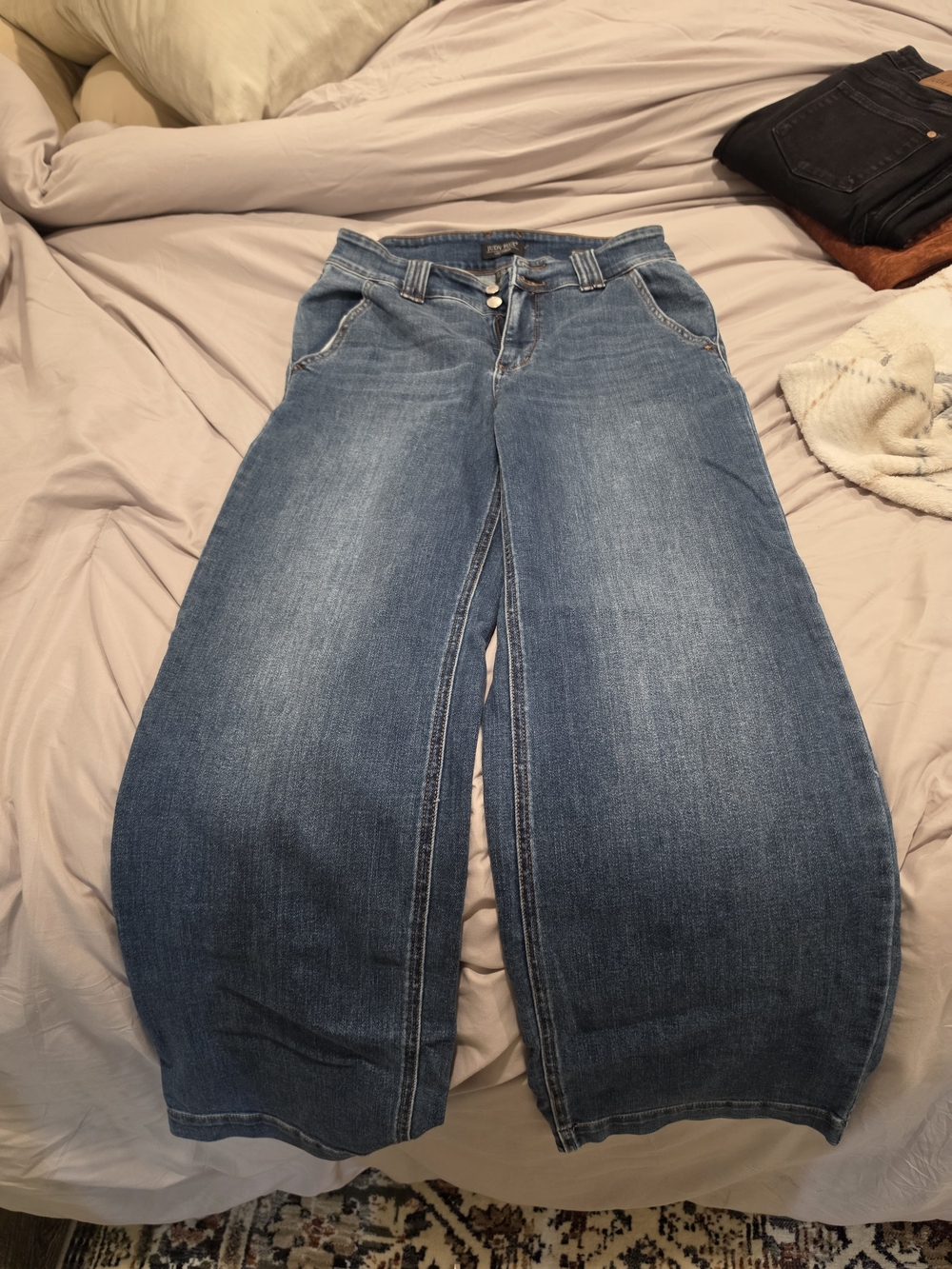 Judy Blue Medium Blue Wide-Leg Flare Jeans
